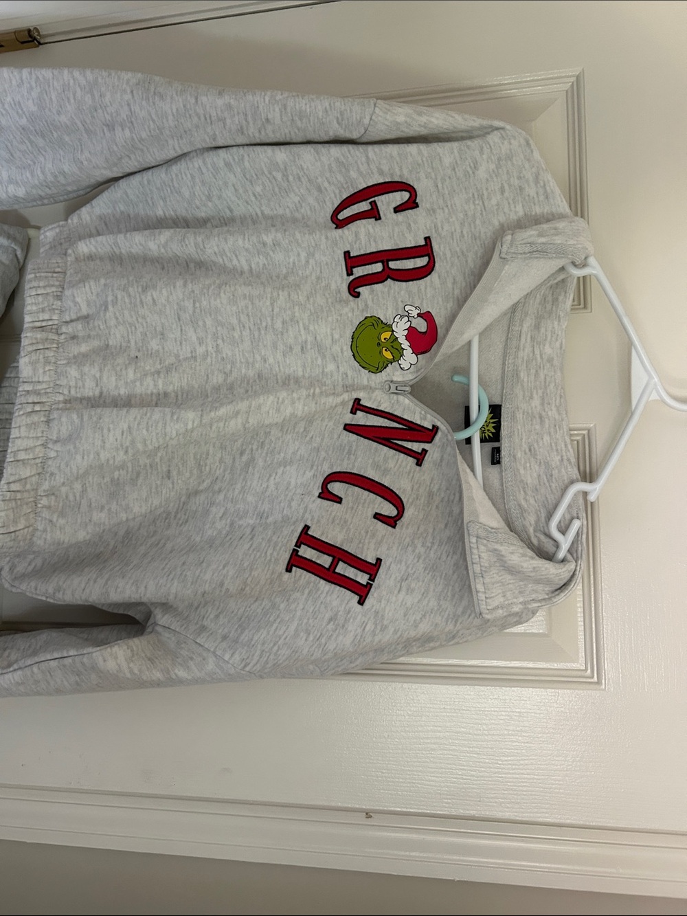 GRINCH Grey Two-Piece Lounge Set - Festive Graphic - Picture 2 of 3
